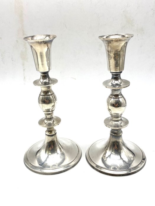 Due candelieri "made in Italy Cesa 1882" - Kynttilänjalka (2) - Hopeoitu