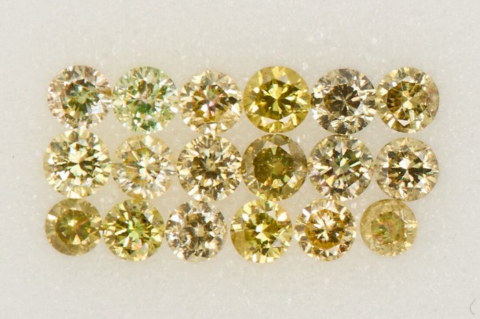 18 pcs Diamanten - 0.76 ct - Runden - NO RESERVE PRICE - Light to Fancy Mix Yellow - I1, SI1, SI2, VS1, VS2