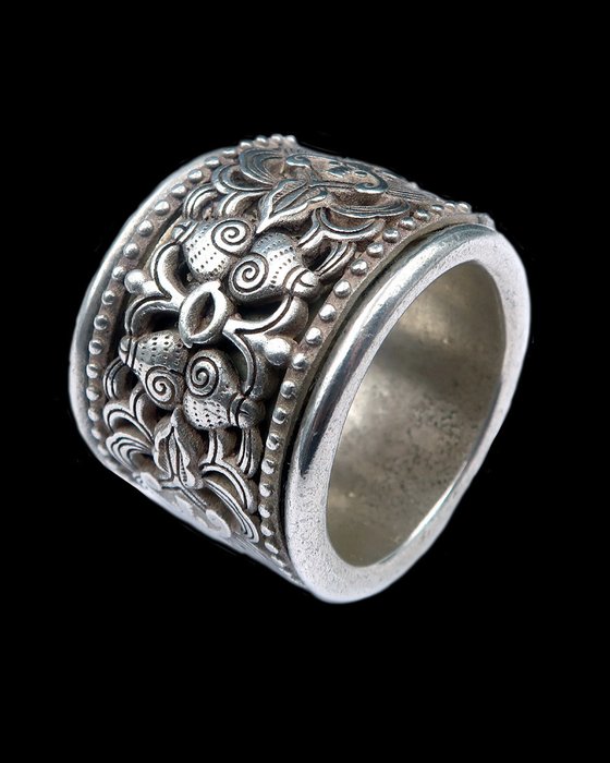 华丽的佛教拇指戒指 - 祝福 - “Shùang fû” - 长寿、成功和繁荣 - 戒指