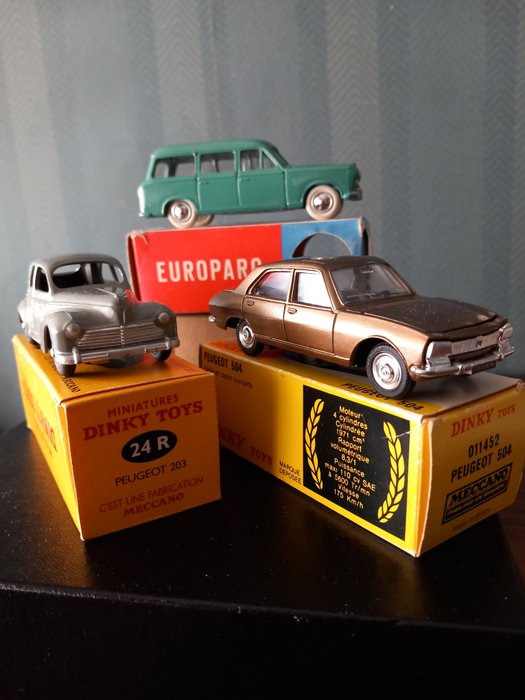 Dinky Toys, CIJ Europarc 1:43 - Voiture miniature - ref. 11452 Peugeot 404, ref. 24R Peugeot 203, n. 3 46 H Peugeot 403 Commerciale