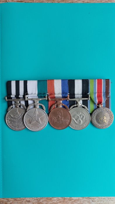 Nepal - Medaille - Group of Nepalese Medals