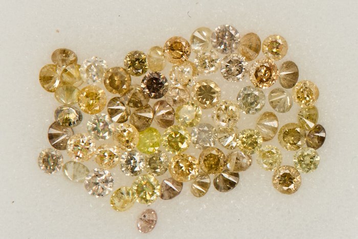 63 pcs Diamanten - 1.07 ct - Runden - NO RESERVE PRICE - Light to FancyMix Yellow-Greenish Yellow - I1, I2, SI1, SI2, I3