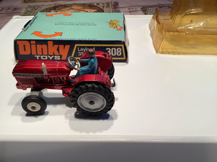 Dinky Toys 1:43 - Modellbil - ref. 308 Leyland Tractor - Modellen ligger i originalförpackningen, men den genomskinliga delen är inte längre i nyskick.
