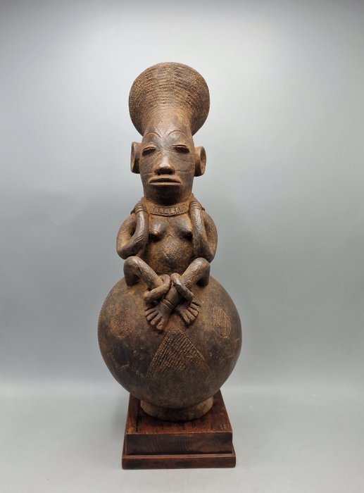 罕见且令人印象深刻的玛格布图花瓶 - Mangbetu - 刚果（金）  (没有保留价)