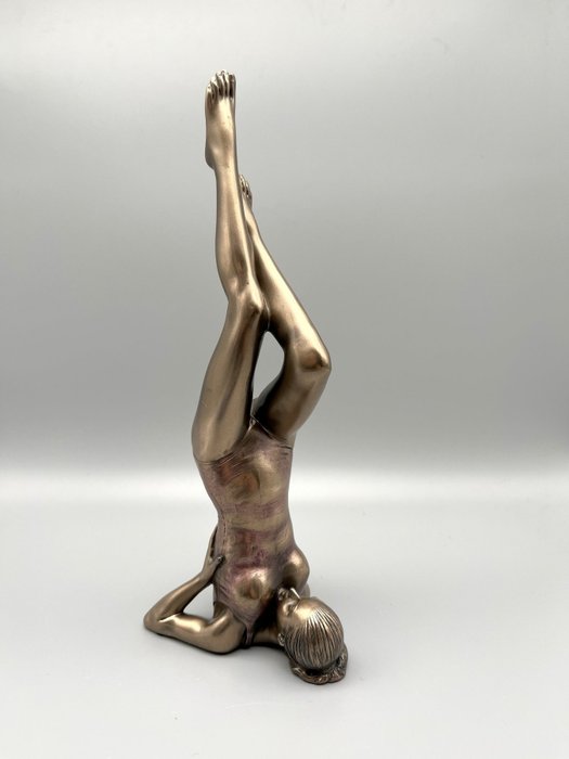 Statuetka, Body Talk - Turnster - Bronskleurig - 22 cm - żywica