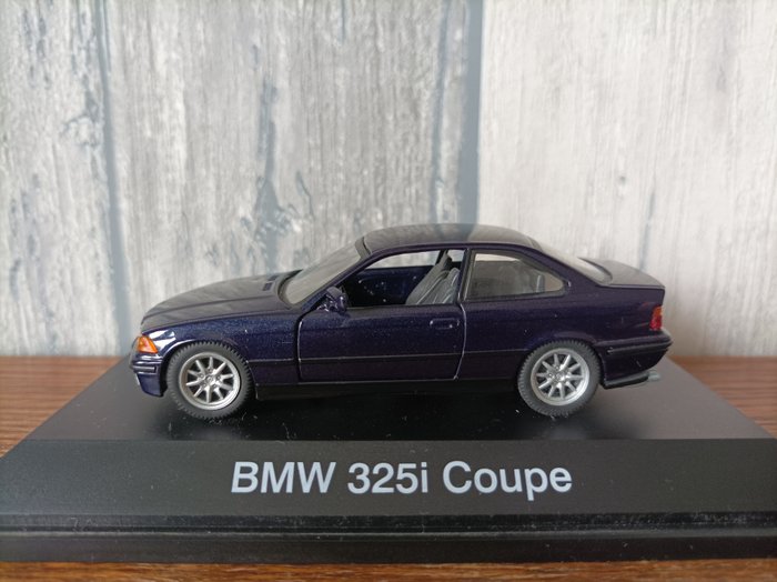 Schuco 1:43 - Modelbil - BMW 325i coupé