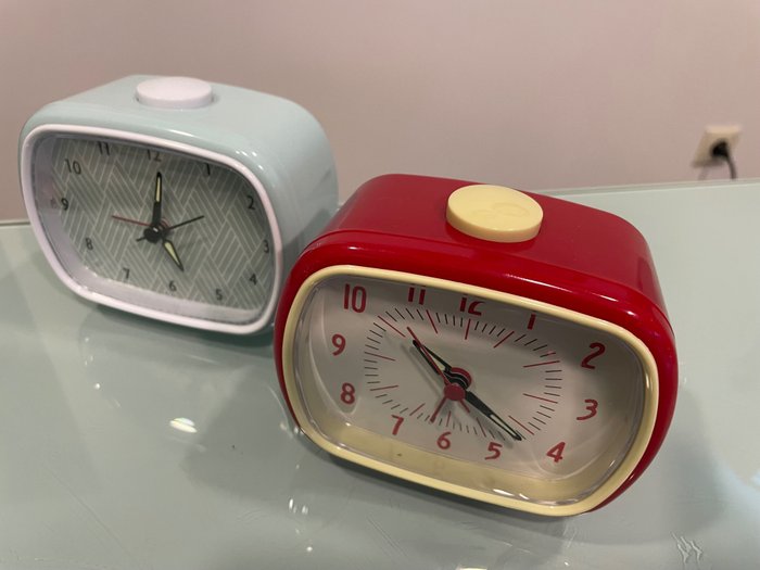 Relojes de mesa/sobremesa  (2) - Plástico - 1980-1990