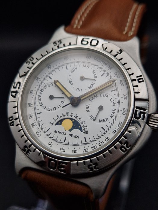 Watch - Renault - Renault design classic day/date moonphase watch