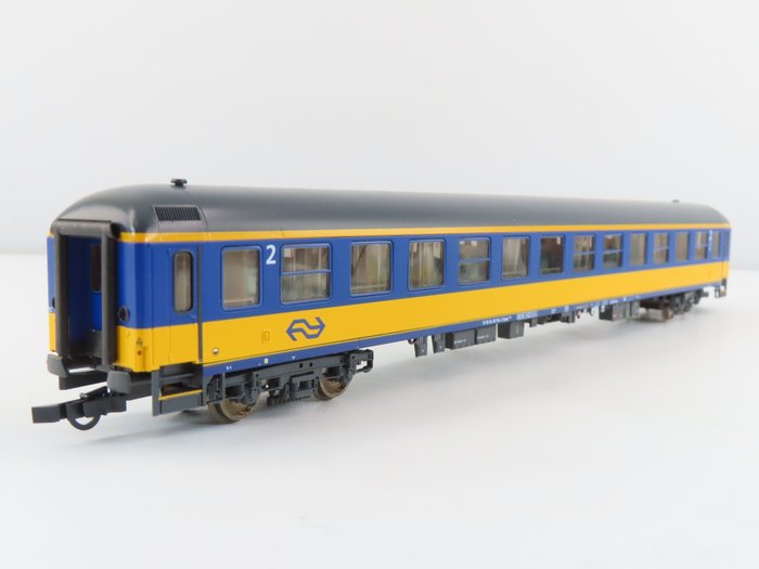 Roco H0 - 45144 - Model wagonu pasażerskiego (1) - Wagon osobowy czteroosiowego pociągu ekspresowego II klasy z oświetleniem końcowym - NS