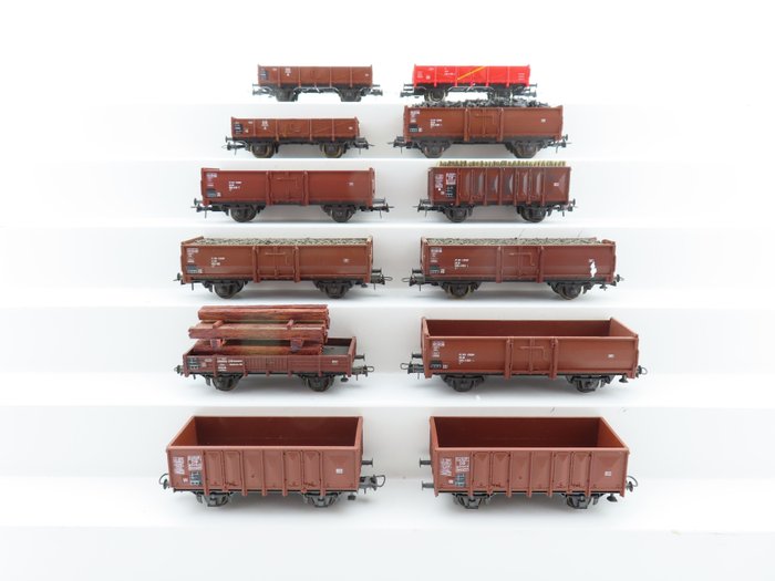 Roco H0 - o.a. 4303A/4335A/46045 - Machetă tren transport marfă (12) - 12x vagon de marfă cu 2 osii, inclusiv un vagon cu cutie deschisă înaltă cu încărcătură - DB