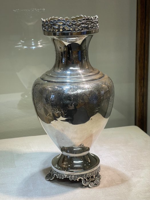 花瓶 (1)  - 银