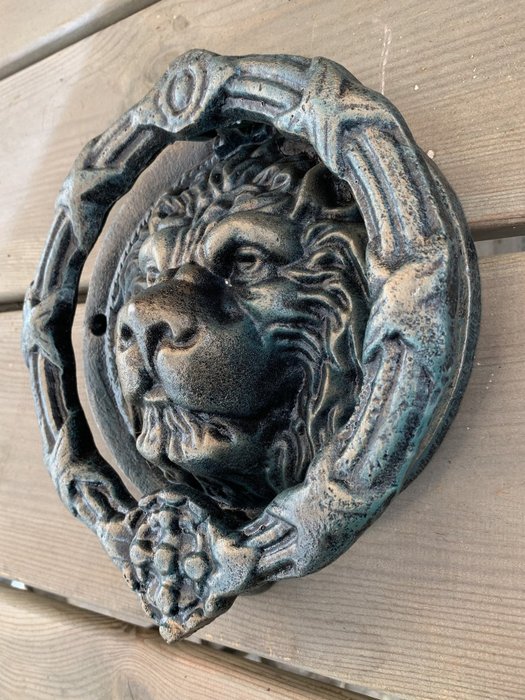 Oven koputin - Leeuwenkop deurklopper - äskettäin 