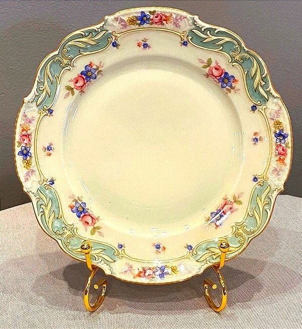 盘子 (1) - Vintage PS Schirnding Bavarian Cream Porcelain Plate: Elegance from the Early 20th Century" - 瓷