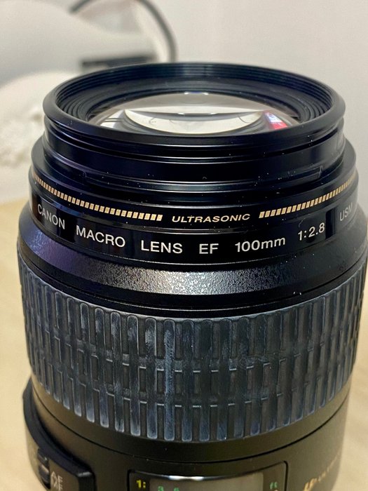 Canon Macro Lens EF 100mm f 2,8 USM Lente de câmera