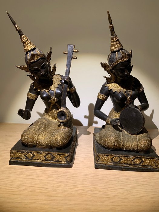 2 件雕塑 - 鐵板燒 - 泰國