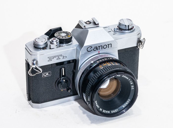Canon FTb QL met Canon FD 1,8/50 mm S.C. en accessoires Analogt kamera