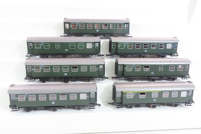 Roco H0轨 - 4214/4215/4216 - 模型火车客运车厢 (7) - 7辆三轴普通轨道车一等/二等和二等 - DB