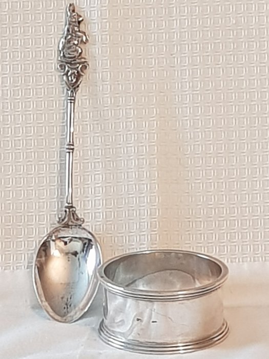 Nederlandse zilver keur - 勺 (2) - 銀色出生勺，皇冠為野兔，約 1920 年，添加了厚實的荷蘭語 - .833 銀