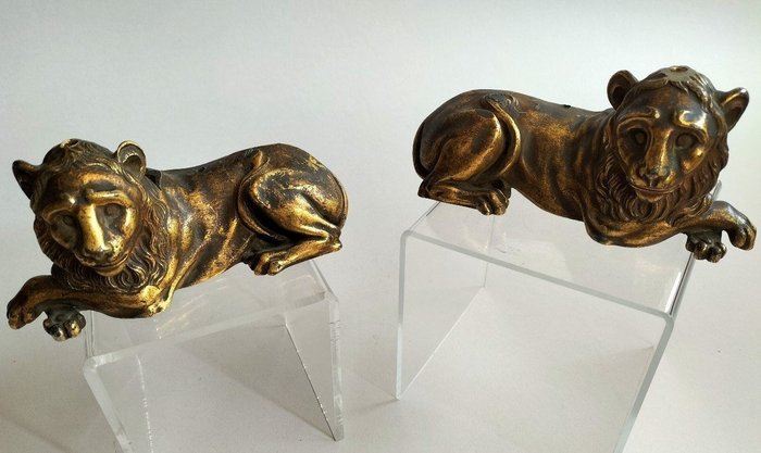 Sculpture, Pair Of Lions, Empire period around 1800 - 7 cm - Gilt bronze - 1800