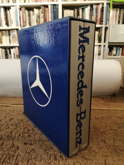 LEWANDOWSKI, Jürgen. - Mercedes-Benz: catalogue raisonné 1886-1986. 100 anni di automobile Daimler-Benz, 1986. - 1985