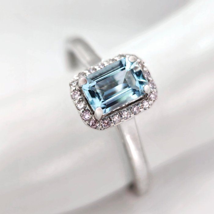 *no reserve* 0.60 ct Blue Aquamarine & 0.10 ct N.Fancy Pink Diamond Ring - 2.42 gr - 14 克拉 白金 - 戒指 - 0.60 ct 海藍寶石 - 鑽石