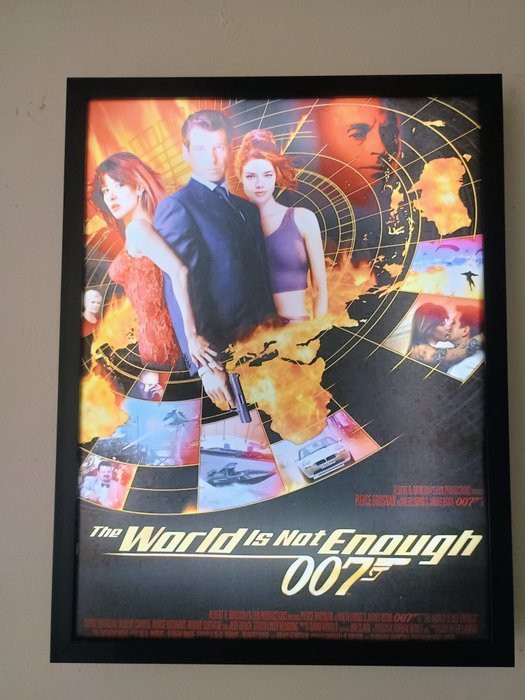 James Bond 007: The World is Not Enough - Pierce Brosnan