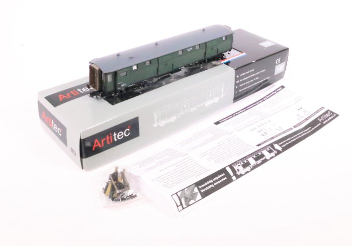 Artitec H0轨 - 20.243.03 - 模型火车客运车厢 (1) - 钢 D 7602“橄榄绿” - NS