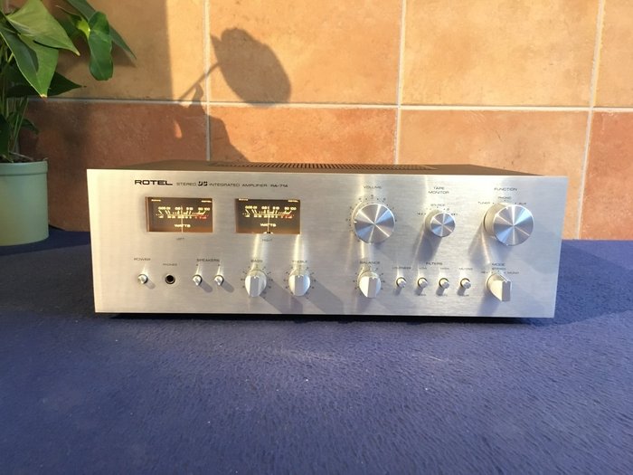 Rotel - RA-714 - Solid state integrated amplifier
