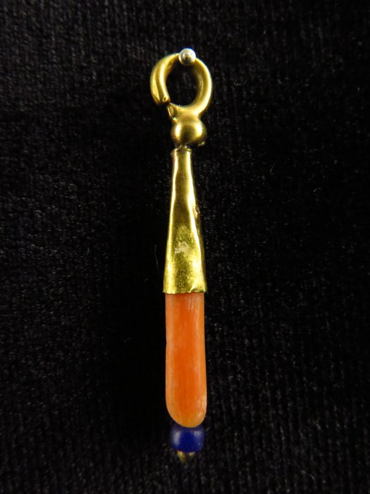 Bactrian Gold Pendant with Coral and Glass decorations - 3 cm  (No Reserve Price)
