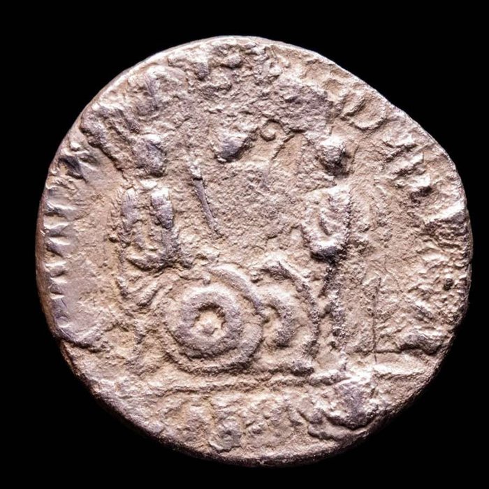 罗马帝国. 奥古斯都 （公元前27 -公元 14）. Denarius from Lugdunum mint (Lyon, France) 2 BC-4 AD - AVGVSTI F COS DESIG PRINC IVVENT, Gaius and Lucius.  (没有保留价)