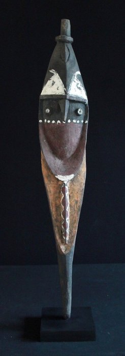 Steckyena voor de KWOMA-yamcultus in de Washkuk Hills - Papoea-Nieuw-Guinea  (Zonder Minimumprijs)