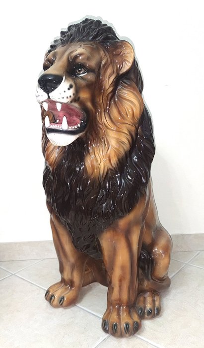 小雕像 - 70 年代的陶瓷雕像 - 描繪獅子