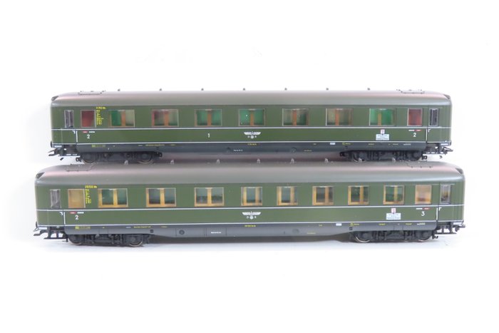 Märklin H0 - 43259 - Ensemble de wagons de passagers pour trains miniatures (1) - Coffret de 2 voitures de train express "Berlin-Hambourg" - DRG