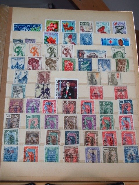 Mundo  - Incluyendo colonia francesa y EE.UU., colección de sellos.