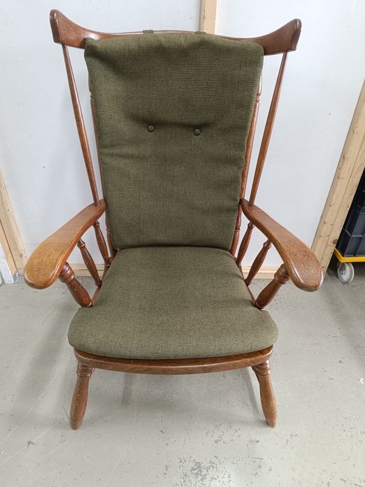 Chair - Wood, upholstered