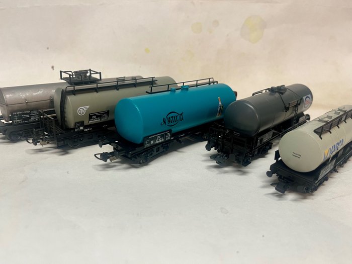 Brawa, Piko, Roco H0 - 47074, 76690, 54372, 95815 - Model train freight carriage (5) - various tank trucks - DB