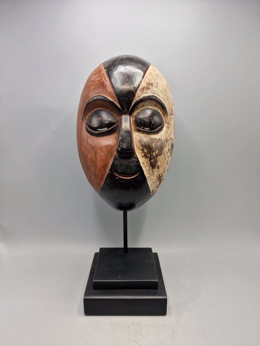 Vuvi mask - Vuvi - Gabon  (Utan reservationspris)
