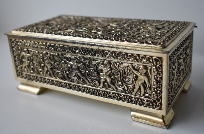 gestempeld - Jewellery box - silver-plated metal