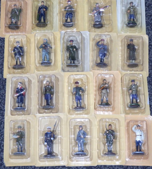 Eaglemoss ltd. - Soldado de juguete Collectie van 20 stuks Tinnen Oostblok Soldaten uit WW2 - 1970-1980 - Hong Kong