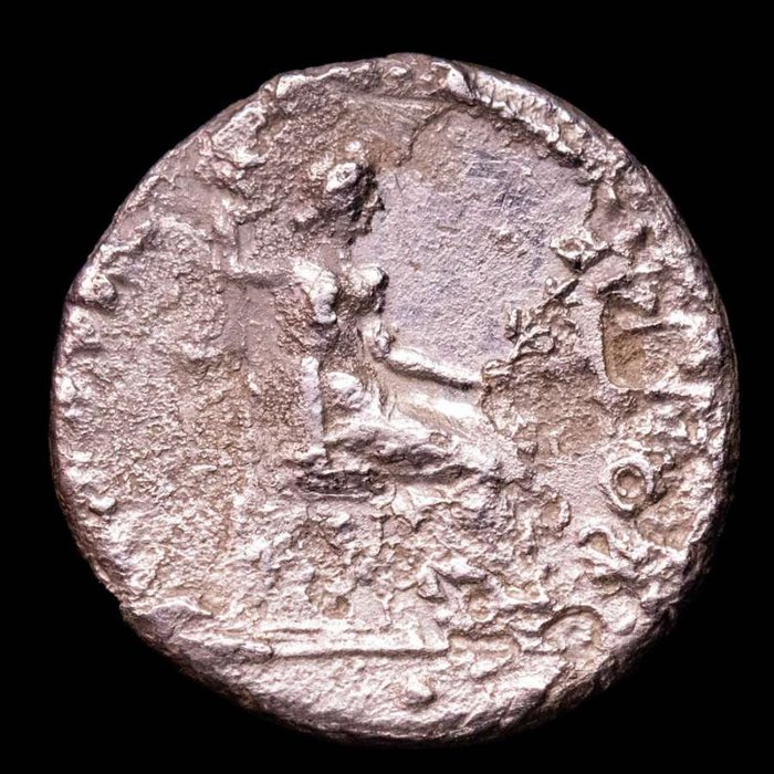 Empire romain. Tiberius (14-37 apr. J.-C.). Denarius from Lugdunum mint. - PONTIF MAXIM (↺), female figure seated right on chair . Tribute Penny.  (Sans Prix de Réserve)