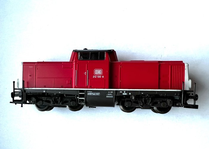 Fleischmann H0 - 4229 MV / 6373 - Diesellokomotive (1) - BR 212 - DB
