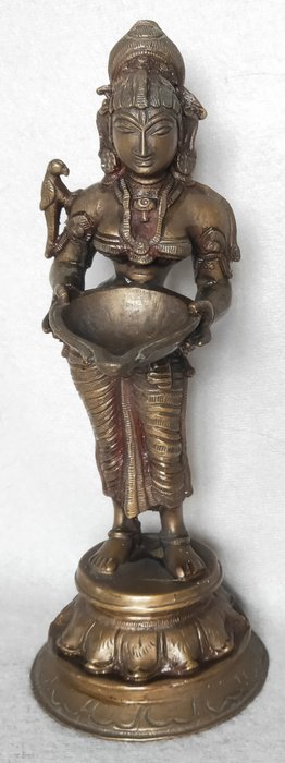 小雕像, Lampe à huile Déesse Meenakshi (Inde) - 24.5 cm - 黄铜色 - 1970