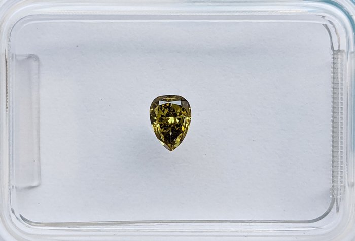 Diamant - 0.23 ct - Birne - fancy vivid yellowish green - SI1, No Reserve Price