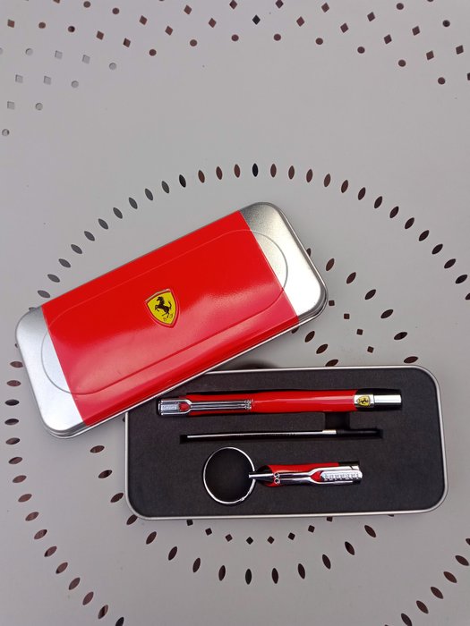 Stift - Ferrari - Stylo Ferrari et Porte clé
