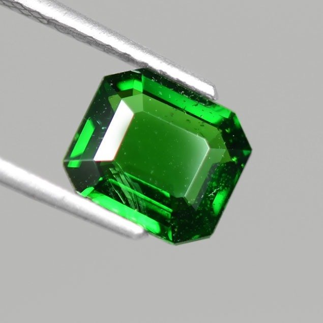 Grön Granater, Tsavorit - 3.05 ct