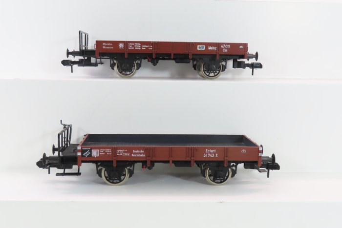 Märklin 1 - 5481 - Pienoisjunaradan tavaravaunu (2) - 2 kaksiakselista matalalaatikkotrukkia - DR (DDR)