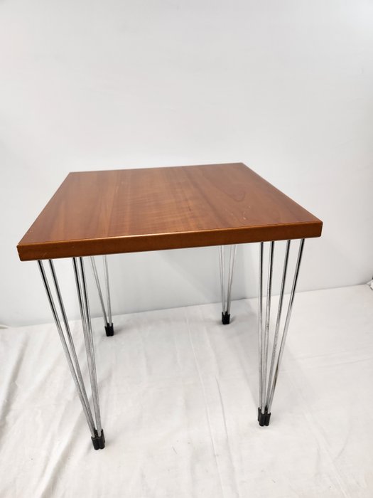 Sofabord - sidebord med hårnål - Tre, forkrommet stål