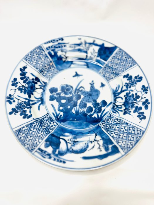 Blå og hvit porselensplate - Kina - Qing-dynastiet (1644 – 1911)
