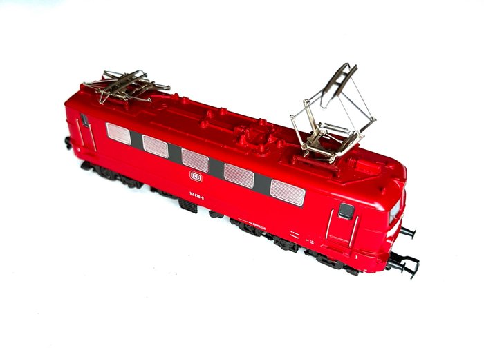 Märklin H0 - 3037 - Locomotiva elétrica (1) - BR 141, digitais - DB