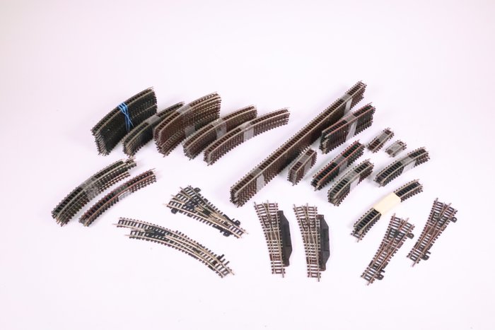 Roco N - Linhas ferroviárias de modelismo ferroviário (100) - Pacote com 100 peças de trilho
